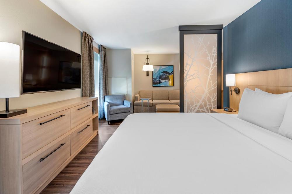 One-Bedroom King Suite interior